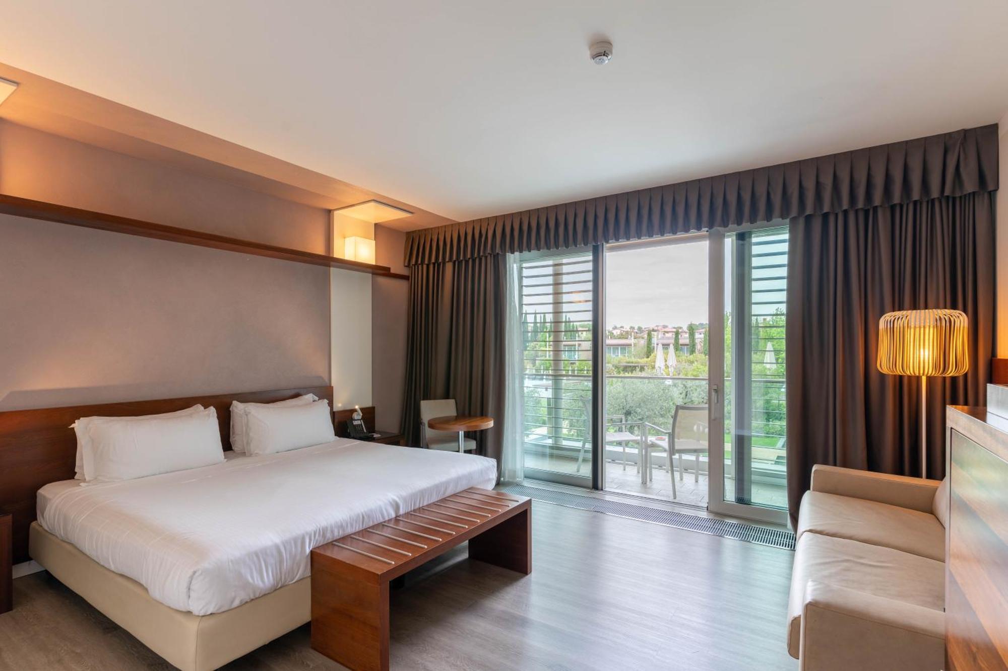 Aqualux Hotel Spa Suite & Terme Bardolino Ngoại thất bức ảnh